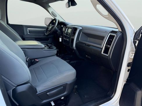 Used 2015 RAM 2500 Tradesman w/ Chrome Appearance Group image 14