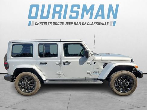 Used 2022 Jeep Wrangler Unlimited Sahara w/ Safety Group AWD/4WD image 7
