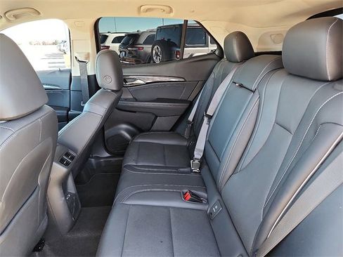 Used 2023 Buick Envision Essence image 9