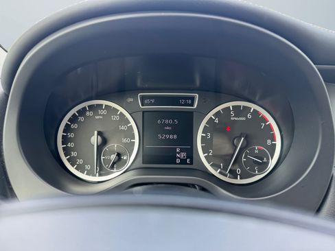 Used 2018 INFINITI QX30 w/ Cargo Package FWD image 12