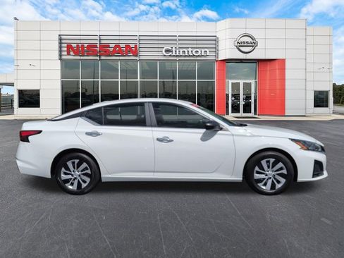 Certified 2025 Nissan Altima 2.5 S FWD image 2