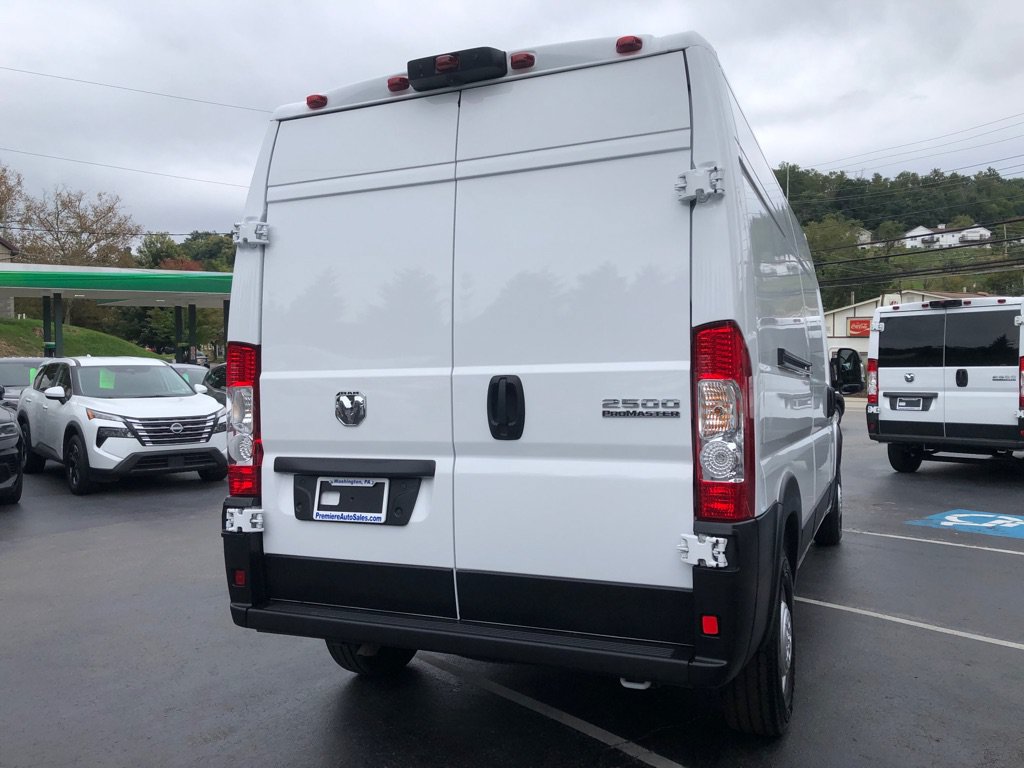Used 2026 RAM ProMaster 2500 w/ Convenience Group FWD image 5