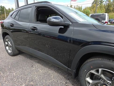 New 2026 Chevrolet Trax LT w/ Driver Confidence Package image 25
