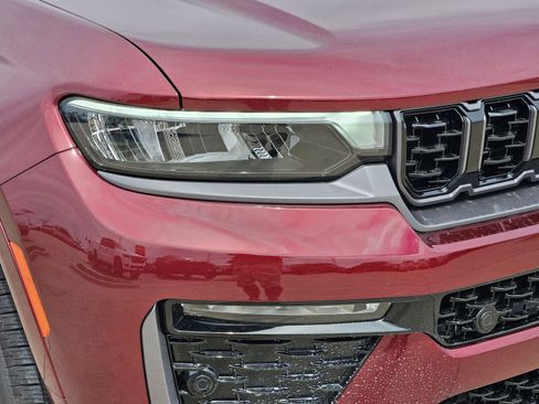 New 2026 Jeep Grand Cherokee Summit AWD/4WD image 9