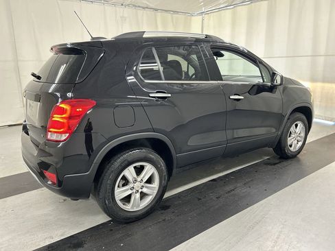 Used 2019 Chevrolet Trax LT w/ LT Convenience Package image 2