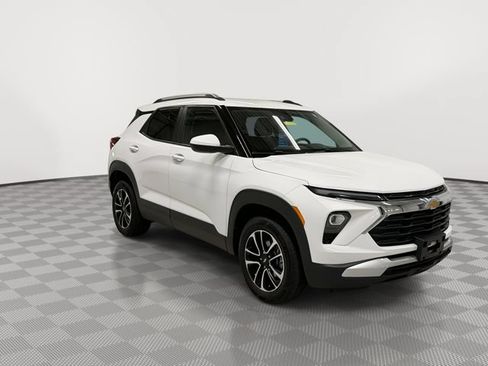 Certified 2025 Chevrolet TrailBlazer LT AWD/4WD image 12