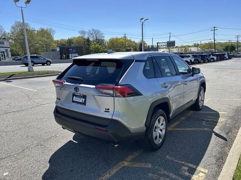 Used 2023 Toyota RAV4 LE AWD/4WD image 8