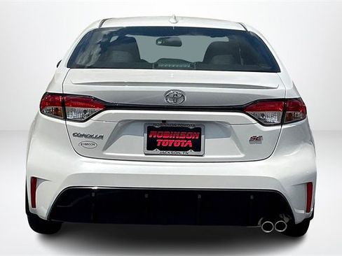 Used 2025 Toyota Corolla SE image 4