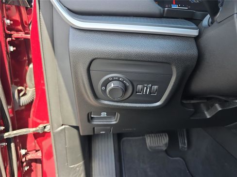 Used 2023 Jeep Grand Cherokee Altitude image 29