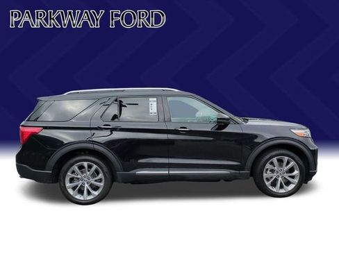 Used 2023 Ford Explorer Platinum w/ Technology Package AWD/4WD image 6