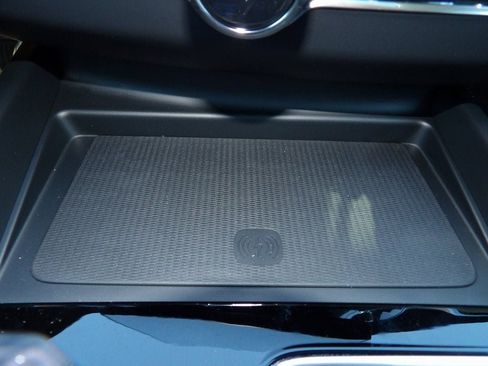 New 2026 Volvo XC60 B5 Core w/ Climate Package image 23