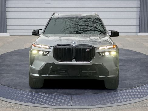 New 2026 BMW X7 M60i image 2