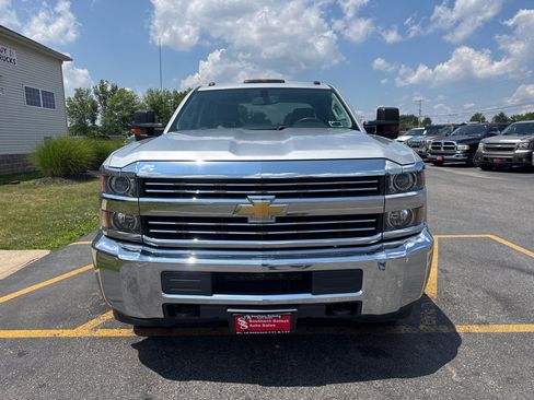 Used 2015 Chevrolet Silverado 2500 W/T w/ WT Convenience Package AWD/4WD image 3