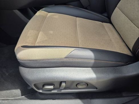 New 2026 Chevrolet Equinox ACTIV w/ Convenience Package III FWD image 19