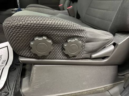 Used 2017 Nissan Frontier Desert Runner RWD image 27
