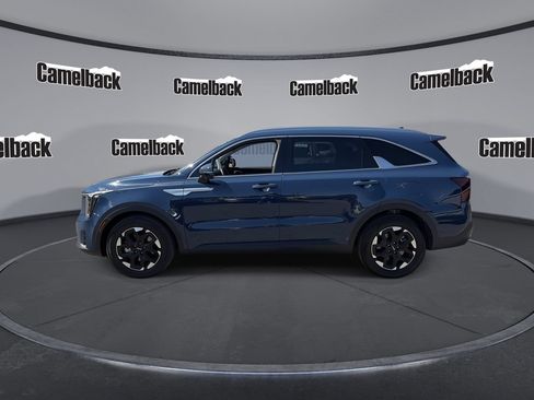 Used 2024 Kia Sorento S w/ Panoramic Sunroof Package FWD image 4