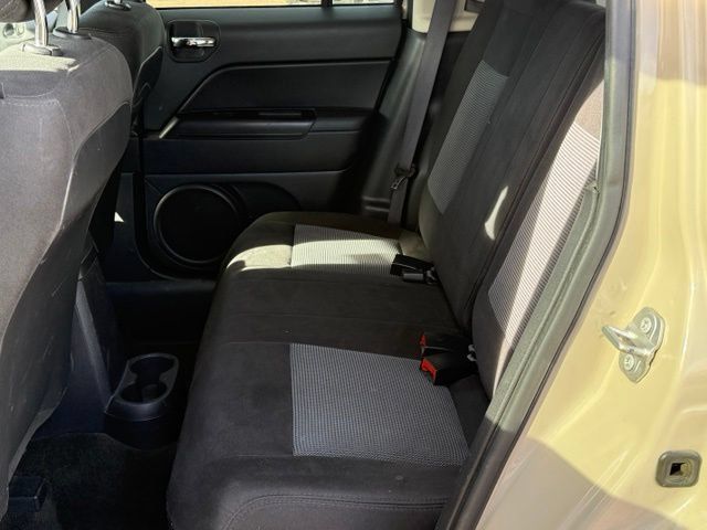 Used 2017 Jeep Patriot Latitude AWD/4WD image 17