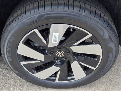 New 2025 Volkswagen Atlas Cross Sport SE AWD/4WD image 5