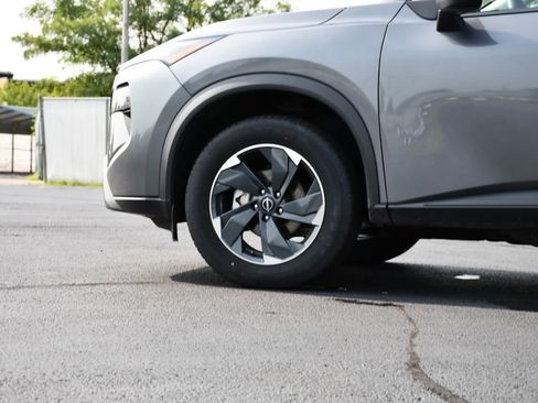 Used 2025 Nissan Rogue SV AWD/4WD image 12