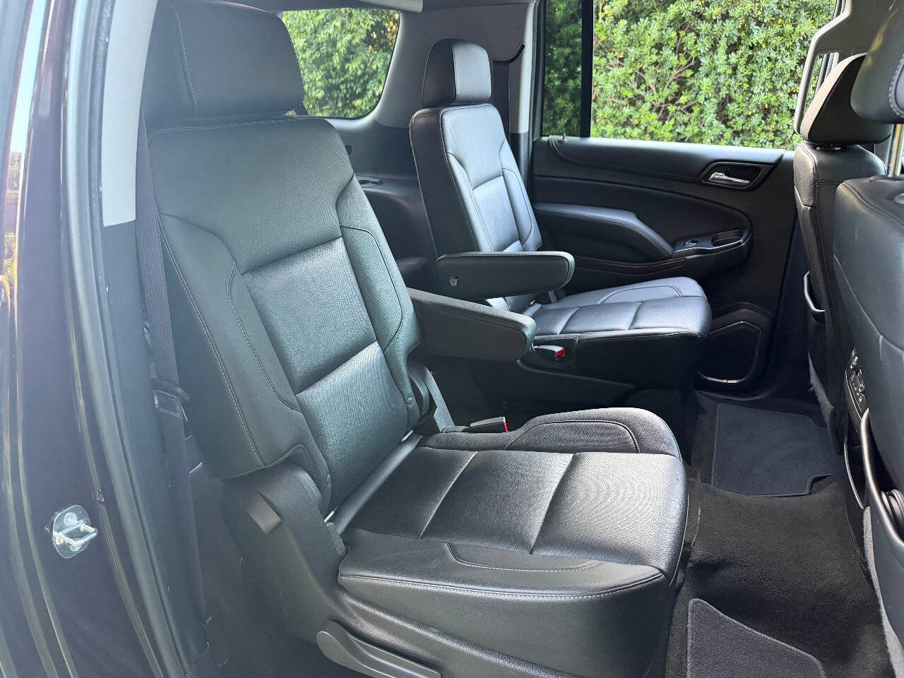 Used 2017 GMC Yukon XL SLT w/ Open Road Package AWD/4WD image 31