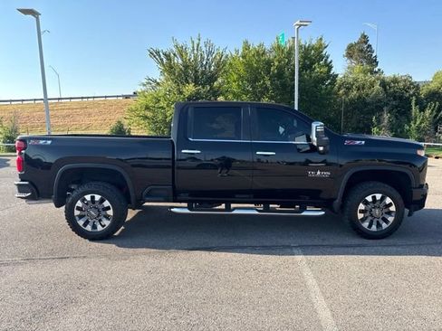Used 2021 Chevrolet Silverado 2500 LT w/ Z71 Chrome Sport Edition AWD/4WD image 3