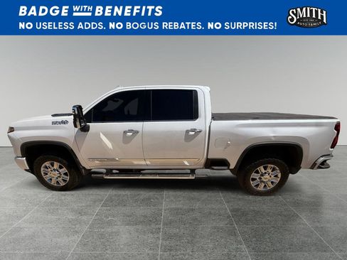 Used 2024 Chevrolet Silverado 2500 High Country w/ Technology Package AWD/4WD image 6