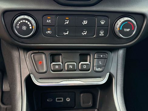 Used 2019 GMC Terrain SLE FWD image 23