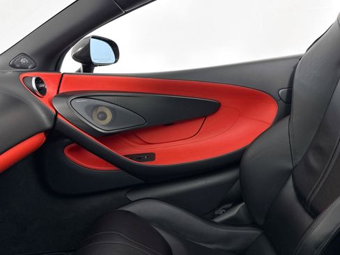 Used 2020 McLaren 600LT Spider RWD image 31