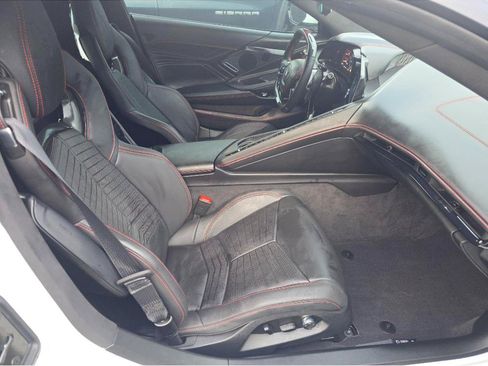 Used 2025 Chevrolet Corvette E-Ray AWD/4WD image 8