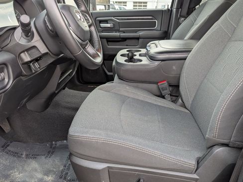 Used 2024 RAM 2500 Big Horn w/ Sport Appearance Package image 7