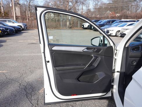 Used 2022 Volkswagen Tiguan S image 21