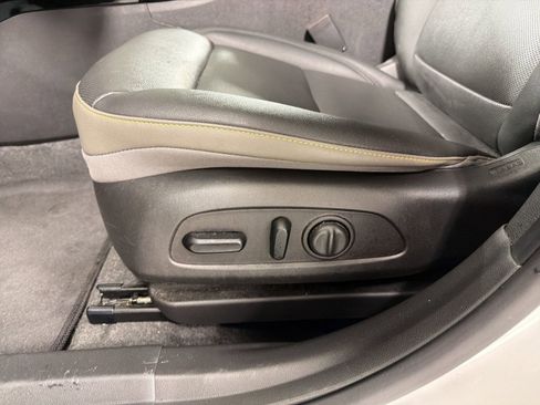 Used 2025 Chevrolet Trax ACTIV FWD image 13