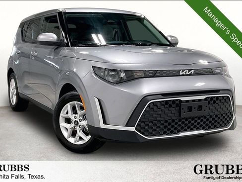 Used 2025 Kia Soul LX w/ LX Technology Package FWD image 1