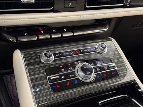 Used 2023 Lincoln Aviator Black Label w/ Jet Package image 30
