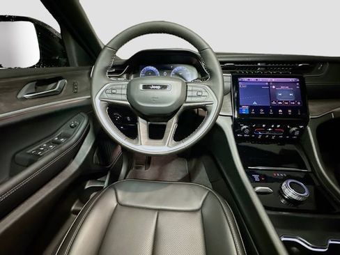 New 2025 Jeep Grand Cherokee L Limited w/ Luxury Tech Group II image 27