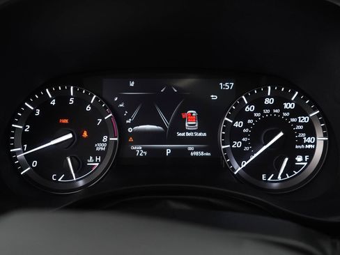 Used 2021 Toyota Highlander XLE AWD/4WD image 29