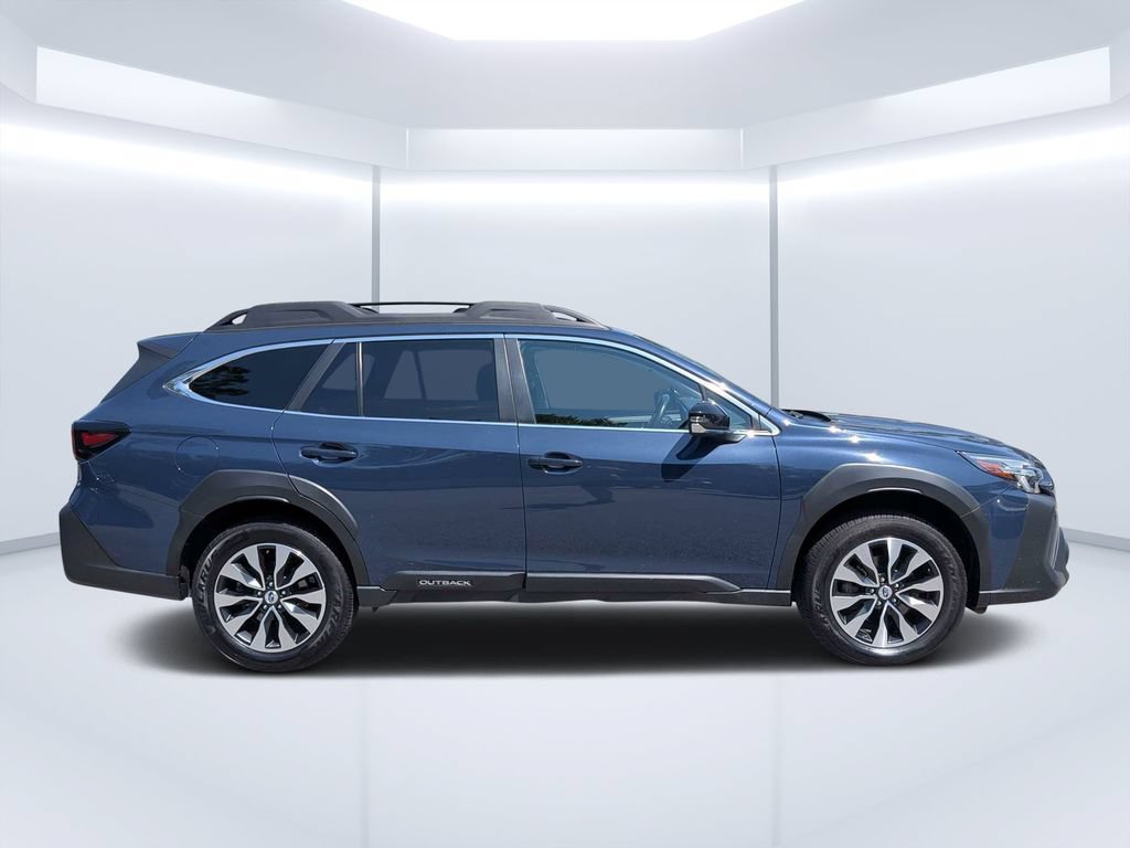Used 2023 Subaru Outback Limited AWD/4WD image 2