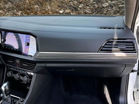 Used 2019 Volkswagen Jetta SEL image 14