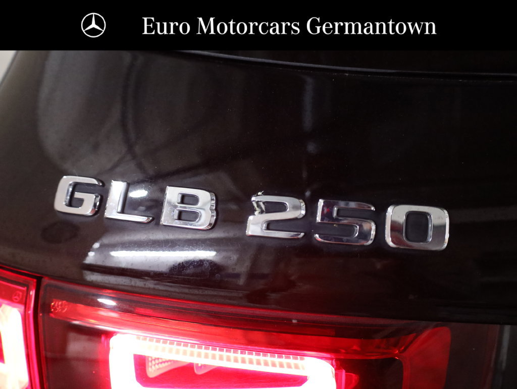 Used 2023 Mercedes-Benz GLB 250 4MATIC w/ Premium Package image 55
