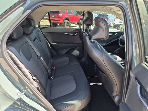 Used 2023 Kia Niro EX FWD image 28