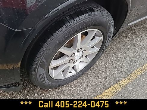 Used 2017 Buick Enclave Leather image 2