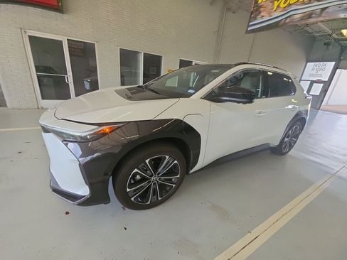 Used 2024 Toyota bZ4X FWD image 1