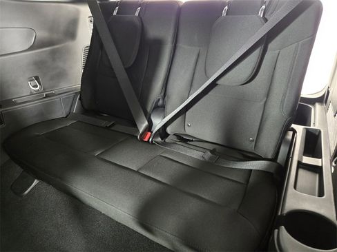 Used 2023 Ford Explorer XLT image 17