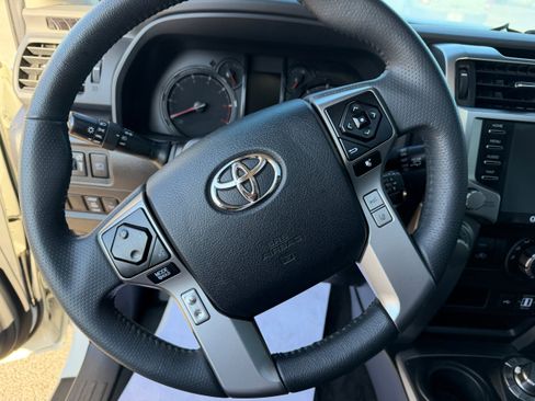 Used 2022 Toyota 4Runner SR5 Premium image 20