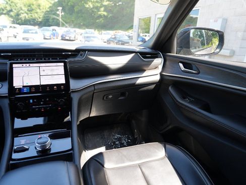 Used 2024 Jeep Grand Cherokee L Limited w/ Luxury Tech Group II AWD/4WD image 15