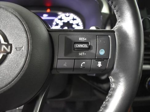 Certified 2024 Nissan Pathfinder SL w/ Black Appearance Package image 17