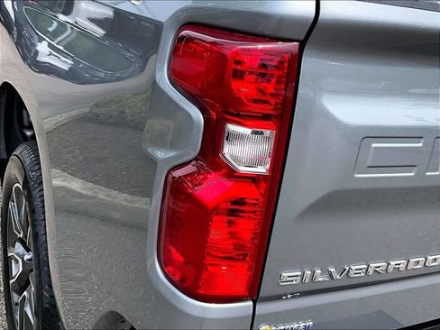 Used 2024 Chevrolet Silverado 1500 LT AWD/4WD image 33