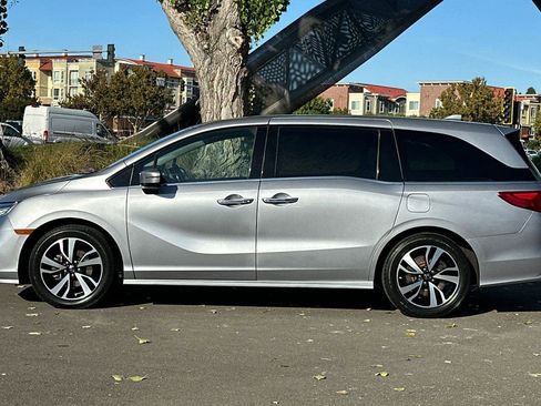 Used 2018 Honda Odyssey Elite image 7
