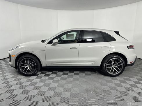 Certified 2025 Porsche Macan image 2