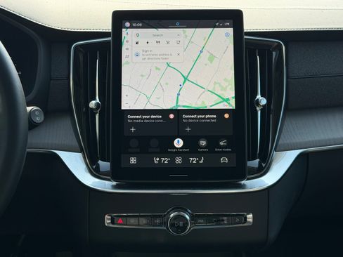 Certified 2025 Volvo XC90 T8 Ultra AWD/4WD image 13